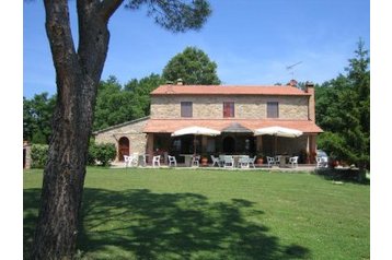 Italia Privát Sassetta, Exterior